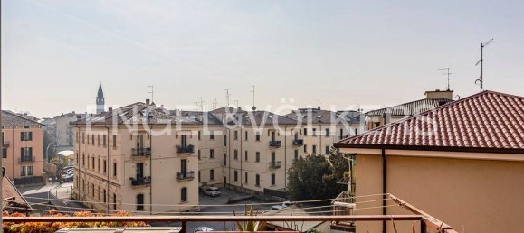 2 Schlafzimmer Wohnung in Verona, Italy, Nr. 128371 22