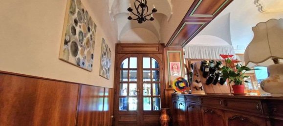 Gebäude in Stresa, Italy 730m², Nr. 214103 3