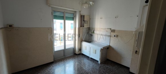2 rooms Apartment in Genoa, Italy No. 278116 3