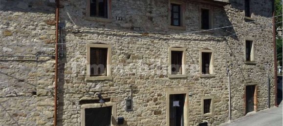 3 bedrooms Apartment in Pennabilli, Italy No. 13272 2