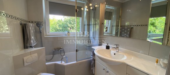 Квартира с 3 спальнями в Pinneberg, Германия № 364623 11