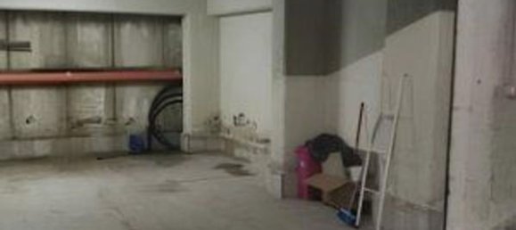 6 rooms Apartment in Capannori, Italy No. 285061 3