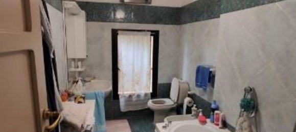 6 rooms Apartment in Capannori, Italy No. 285061 27