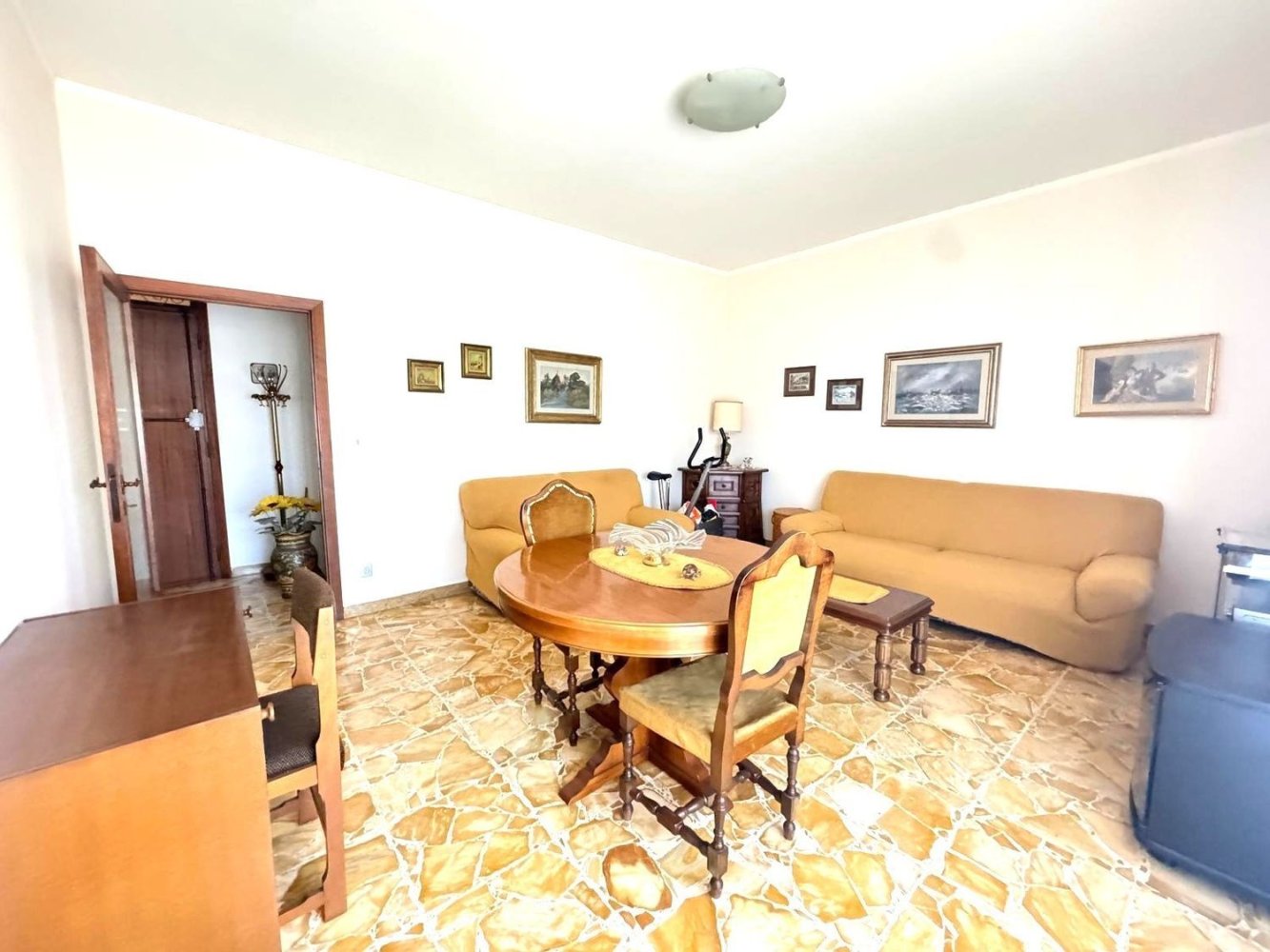 3غرفة شقة في Arezzo, Italy رقم 281590