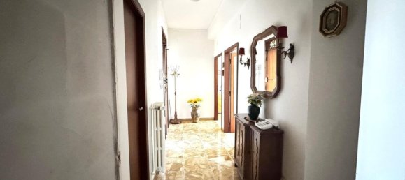 3غرفة شقة في Arezzo, Italy رقم 281590 15