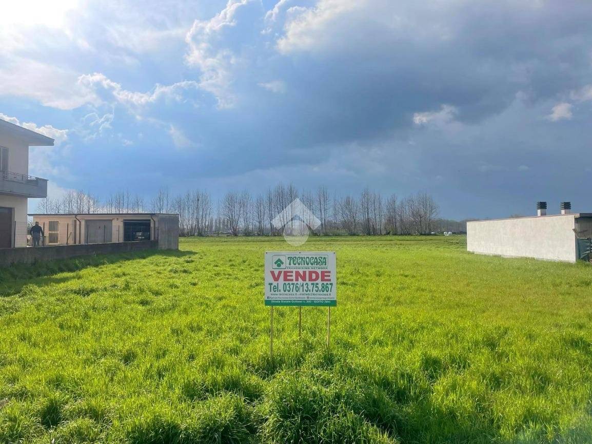975m² Land in Goito, Italy No. 93889