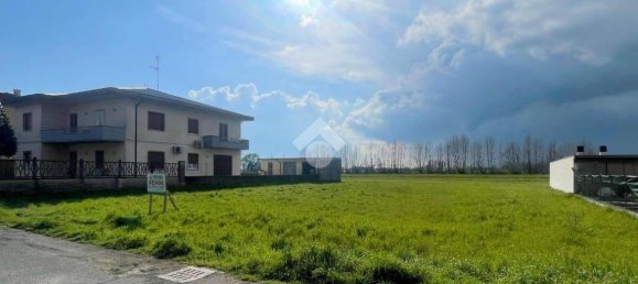 975m² Land in Goito, Italy No. 93889 8