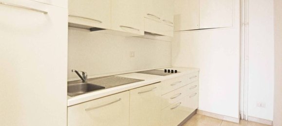 1 bedroom Apartment in Rome, Italy No. 334958 4