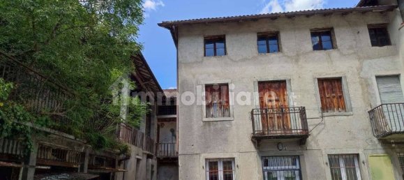 6 bedrooms House in Lamon, Italy No. 299680 5