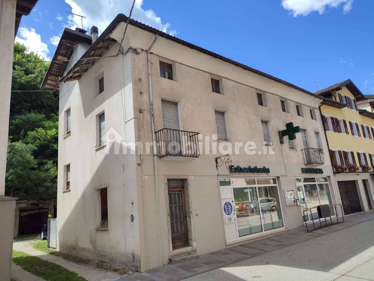 6 bedrooms House in Lamon, Italy No. 299680