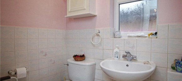 3 bedrooms Bungalow in Egham, United Kingdom No. 8632 15