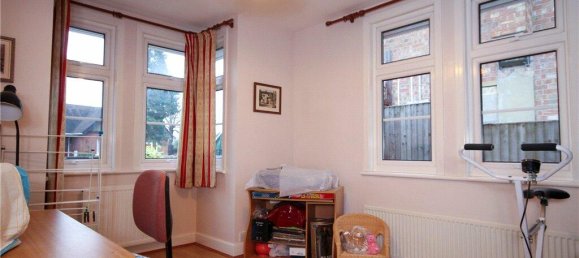 3 bedrooms Bungalow in Egham, United Kingdom No. 8632 8