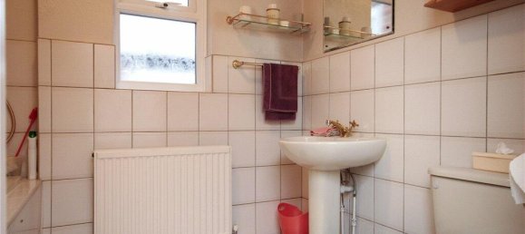 3 bedrooms Bungalow in Egham, United Kingdom No. 8632 13