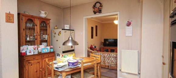 3 bedrooms Bungalow in Egham, United Kingdom No. 8632 10