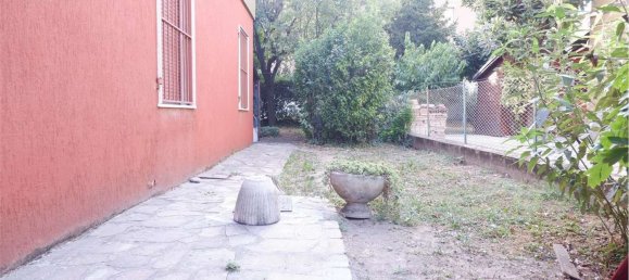 10 rooms House in Sassuolo, Italy No. 70177 2