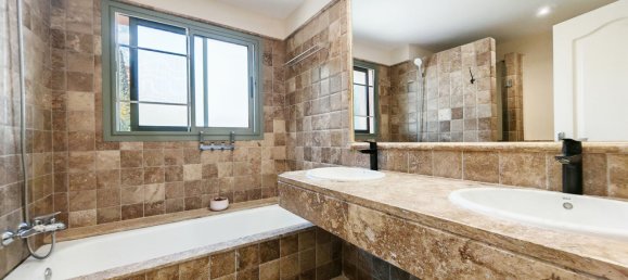 2 bedrooms Apartment in Estepona, Spain No. 145994 7