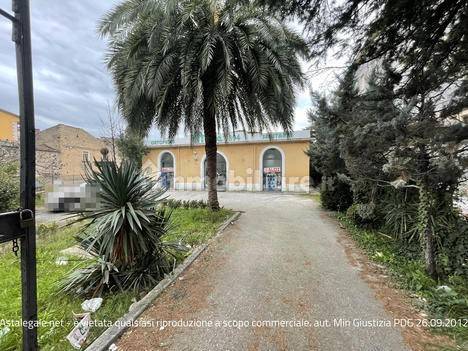 Propriété commerciale à Castrovillari, Italy 286m² No. 293803