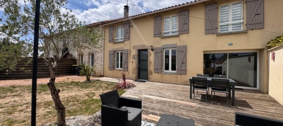 Casa de 5 dormitorios en Bressuire, France No. 282381 3