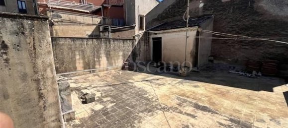 4 Schlafzimmer Wohnung in Catania, Italy, Nr. 311737 8