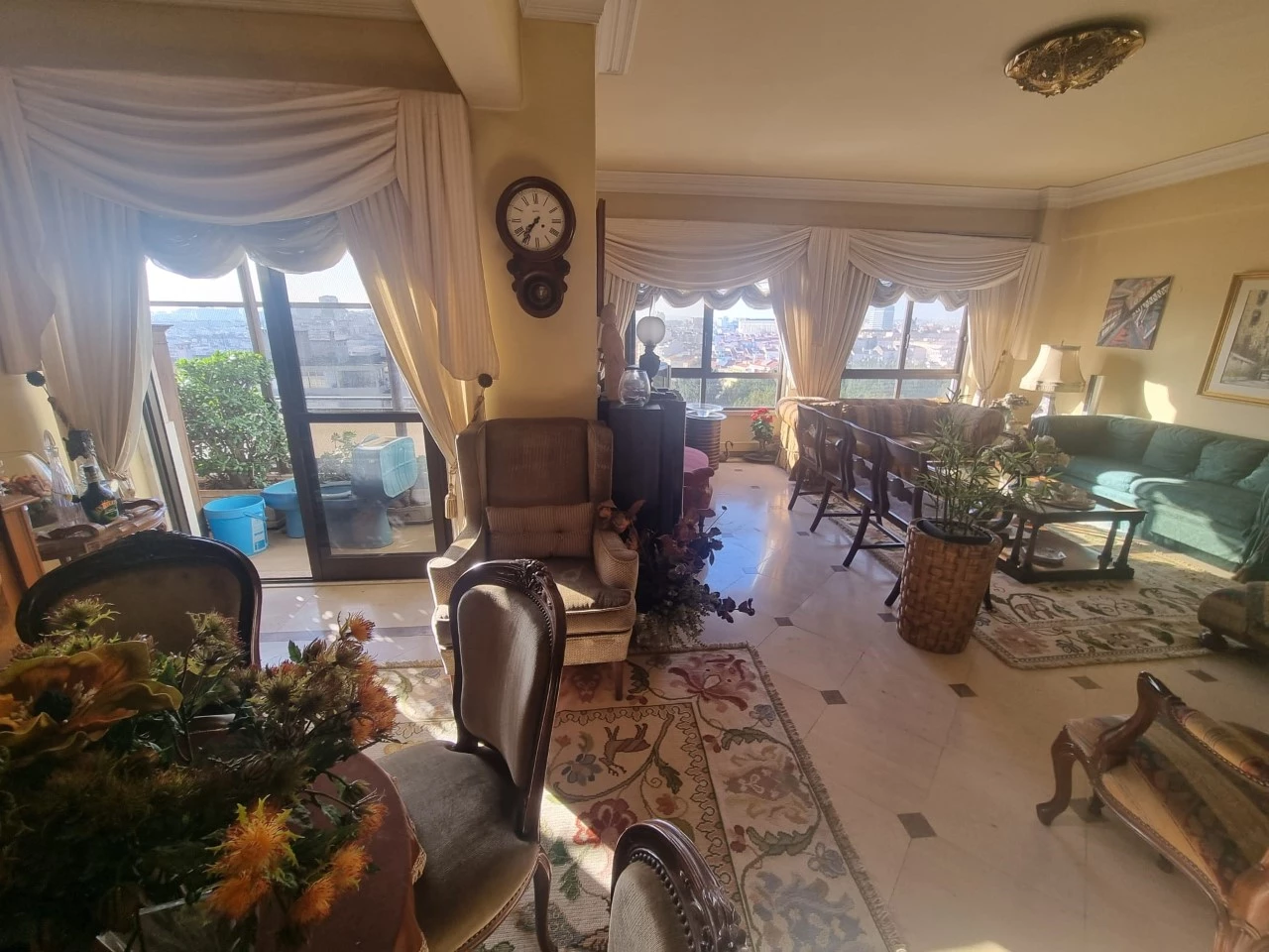 5 bedrooms Apartment in Lisbon, Portugal No. 127840