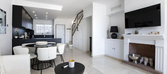 Dúplex de 2 dormitorios en Marbella, Spain No. 44571 2