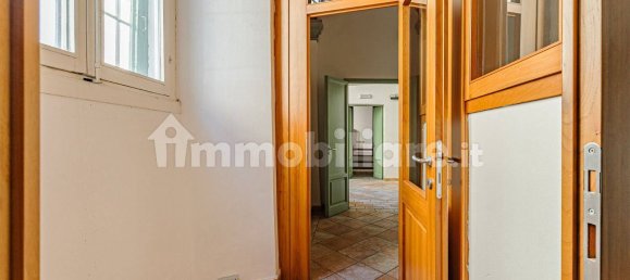 4-Zimmer Büro in Pistoia, Italy, Nr. 356757 2