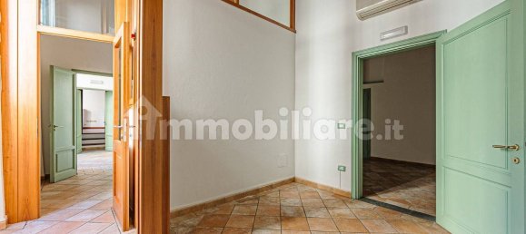 4-Zimmer Büro in Pistoia, Italy, Nr. 356757 18