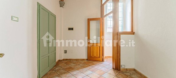 4-Zimmer Büro in Pistoia, Italy, Nr. 356757 8