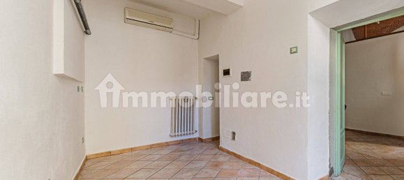 4-Zimmer Büro in Pistoia, Italy, Nr. 356757 32
