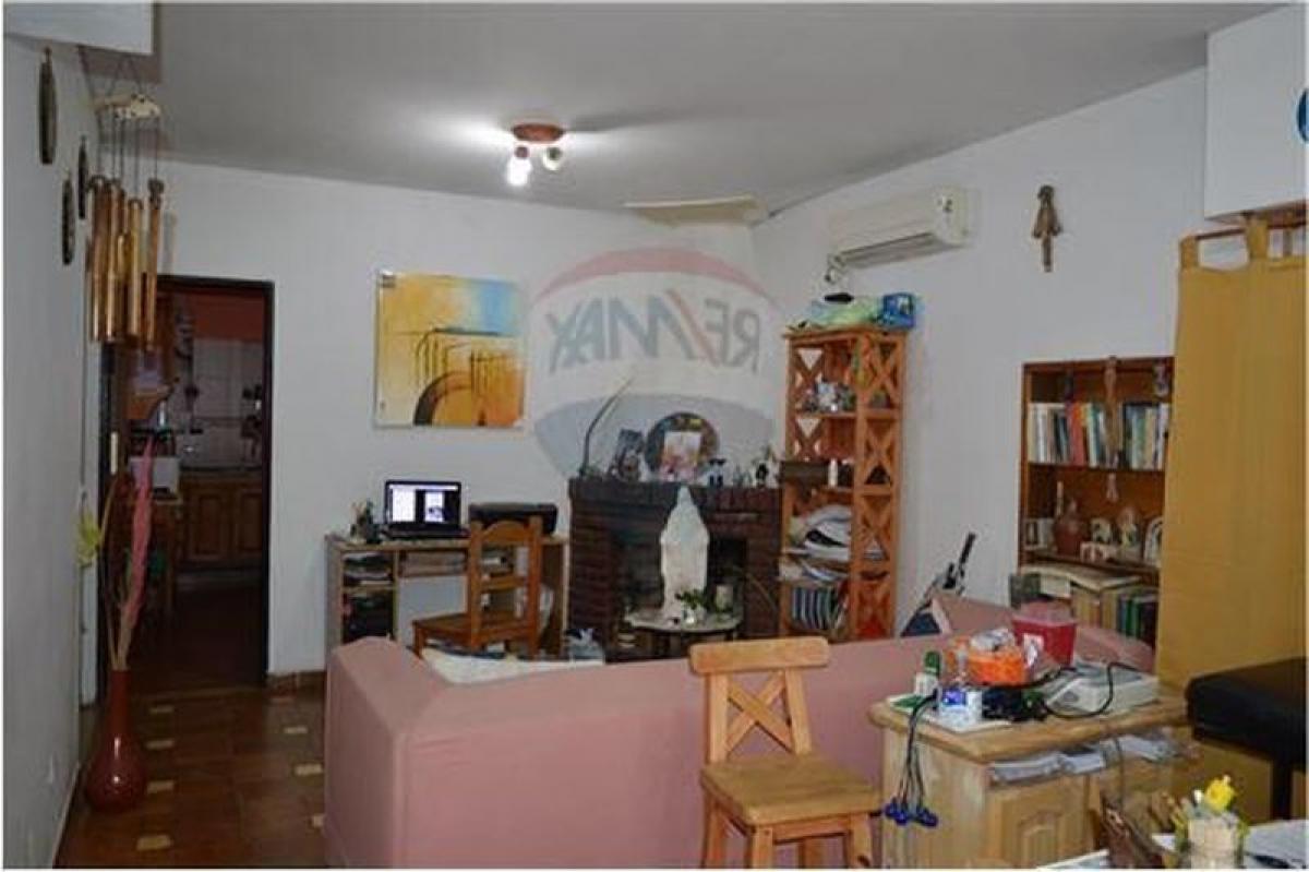 Casa de 2 dormitorios en Escobar, Argentina No. 53369