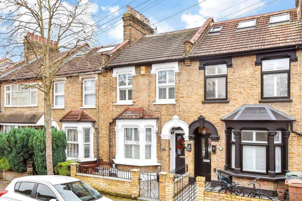 3 bedrooms House in Walthamstow, United Kingdom No. 4000