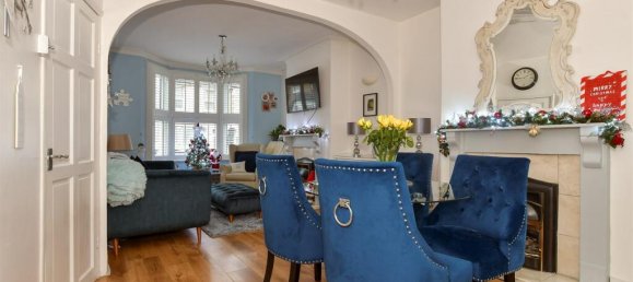 3 bedrooms House in Walthamstow, United Kingdom No. 4000 2