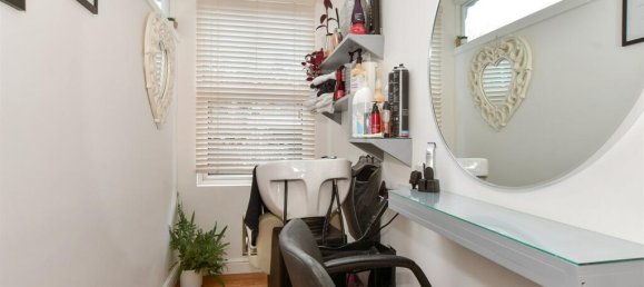 3 bedrooms House in Walthamstow, United Kingdom No. 4000 9