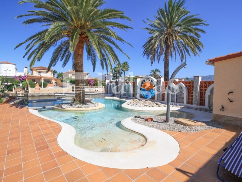 3 bedrooms House in Empuriabrava, Spain No. 227962