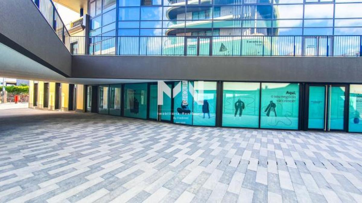 117m² Shop in Funchal, Portugal No. 1910