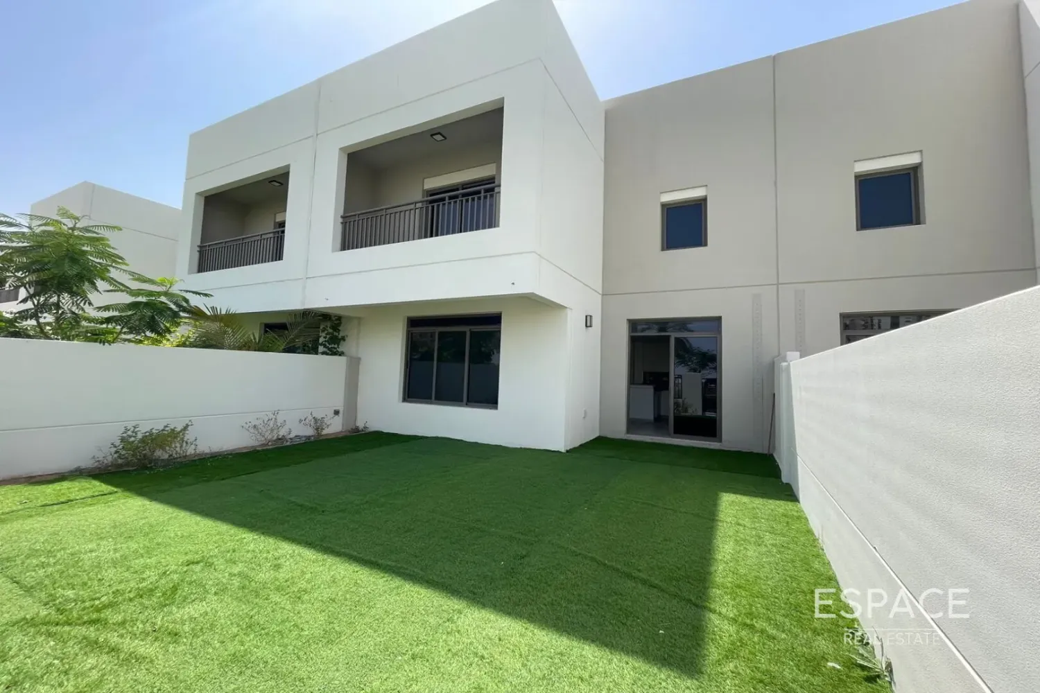 3 dormitorios villa en alquiler en Dubai, UAE № 106125