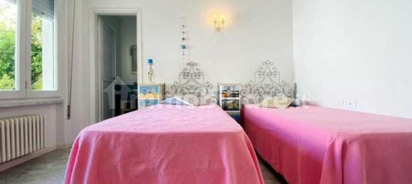 5 rooms Apartment in Viareggio, Italy No. 42884 12