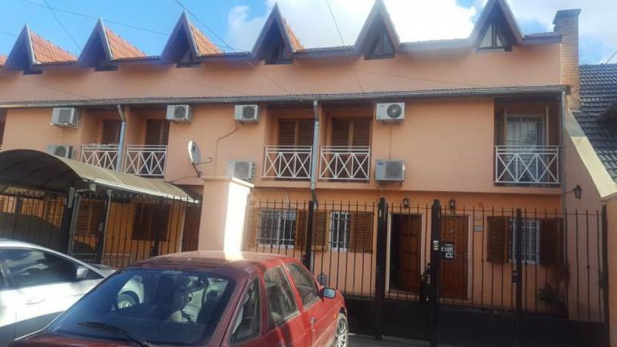 3 bedrooms House in Tres de Febrero, Argentina No. 92819