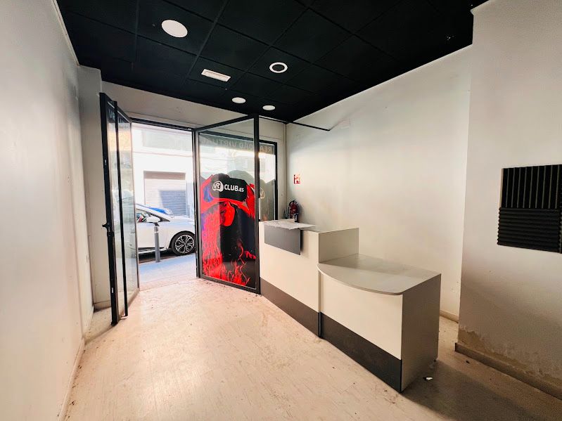 97m² Commercial property in Torrevieja, Spain No. 150945