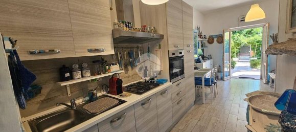 Квартира с 2 спальнями в Ардеа, Италия № 370204 6