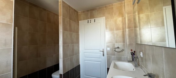 5 bedrooms House in Douvaine, France No. 341396 18