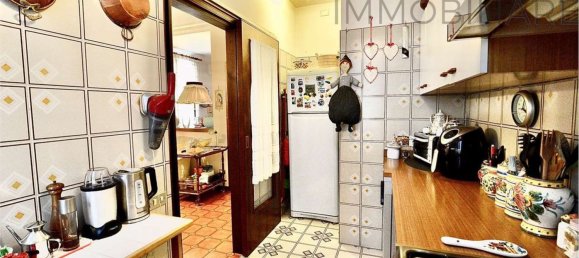 15 rooms House in Vignola, Italy No. 159345 5