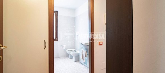 Apartamento de 1 dormitorio en Treviglio, Italy No. 299056 10