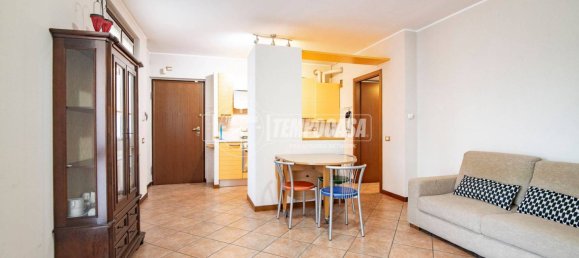 Apartamento de 1 dormitorio en Treviglio, Italy No. 299056 2