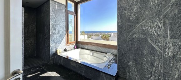 6 bedrooms House in Malaga, Spain No. 21117 23