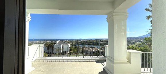 6 bedrooms House in Malaga, Spain No. 21117 6