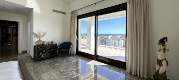 6 bedrooms House in Malaga, Spain No. 21117 2