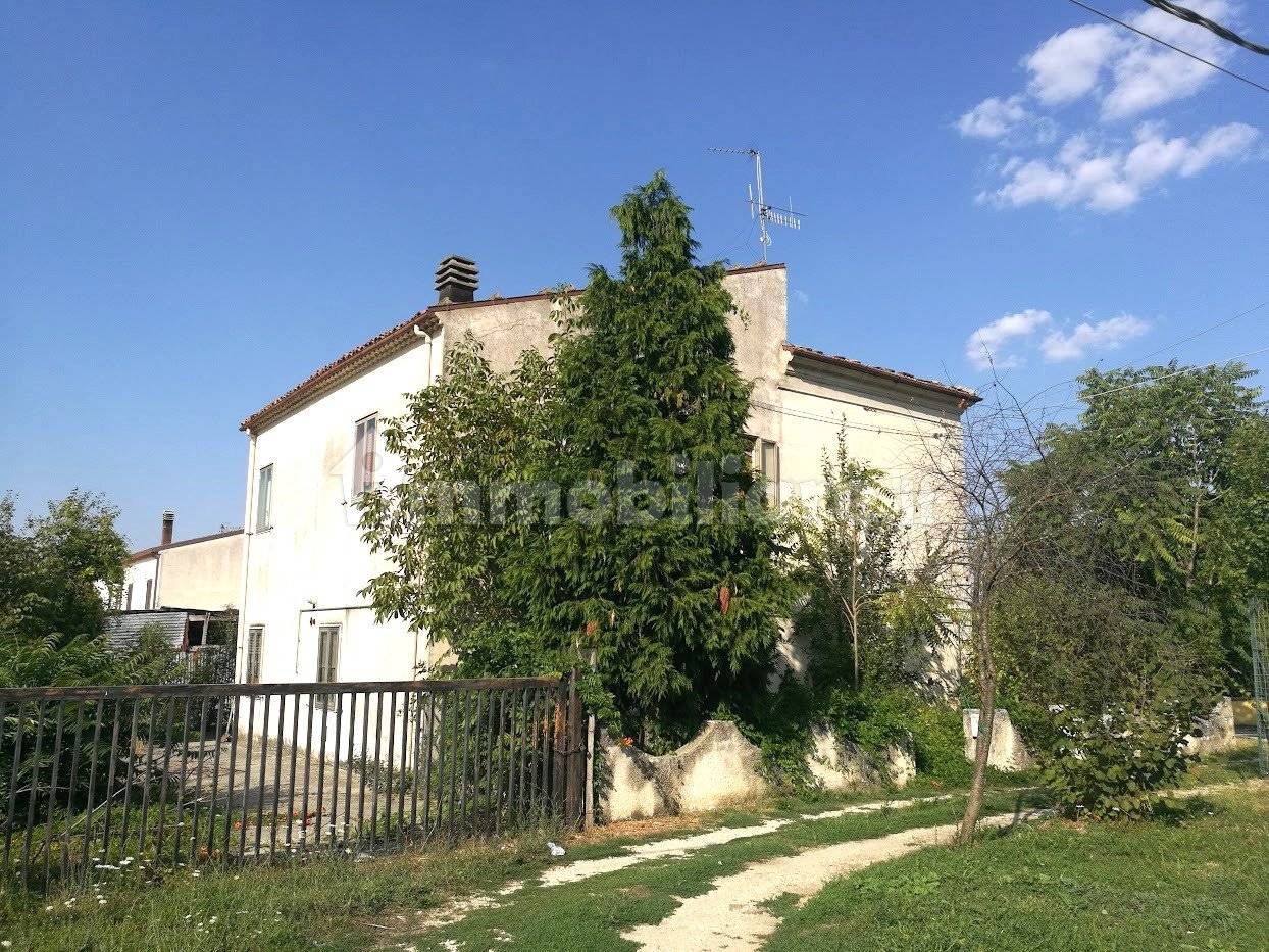 4 bedrooms Villa in Bojano, Italy No. 161863