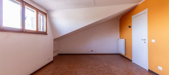 5 Schlafzimmer Wohnung in Formigine, Italy, Nr. 320430 12