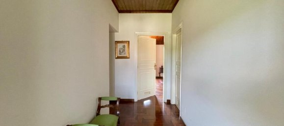 4 bedrooms Villa in Arpino, Italy No. 381078 4